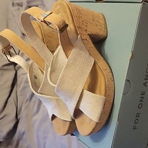 Toms open toed high heel sandels